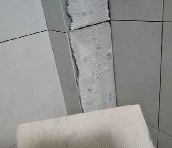 金华市瓷砖空鼓维修公司分享下厨房瓷砖脱落的补救措施。